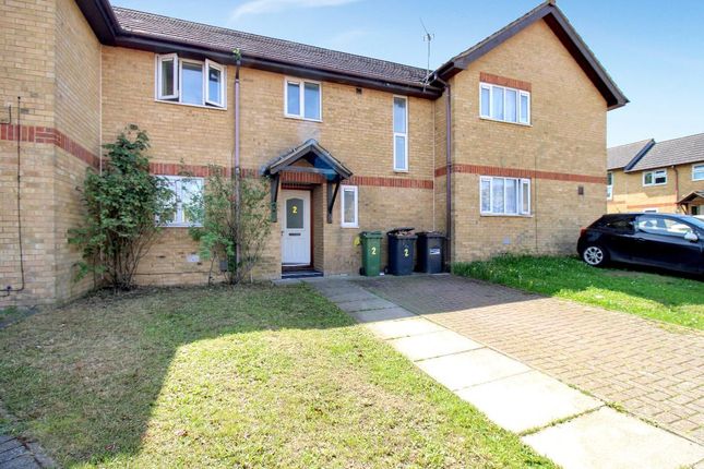Terraced house to rent in Underwood Close, Luton
