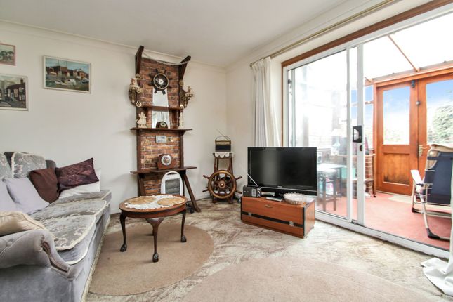 37 Lydd Road, Rye photo 3