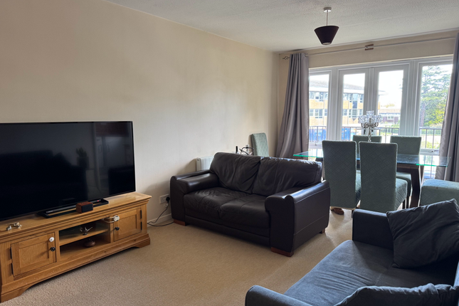 16, The Rowans, Woking photo 4