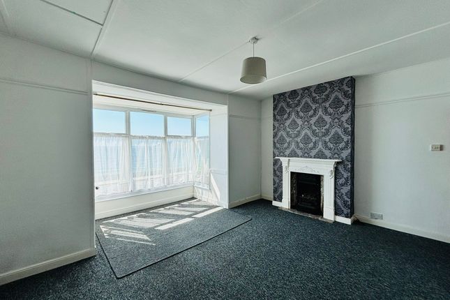 Flat 2, 18, Marine Terrace, Penzance photo 4