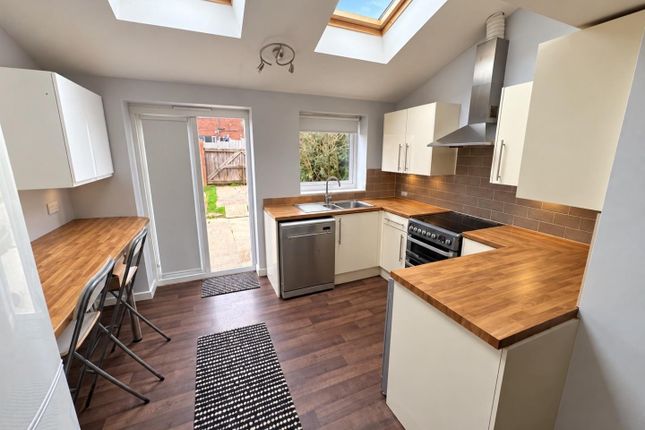 33, Aldbury Rise, Coventry photo 4