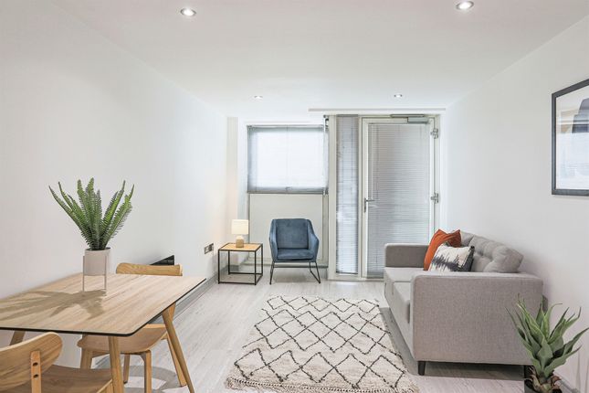 Flat for sale in Peter Lane, York