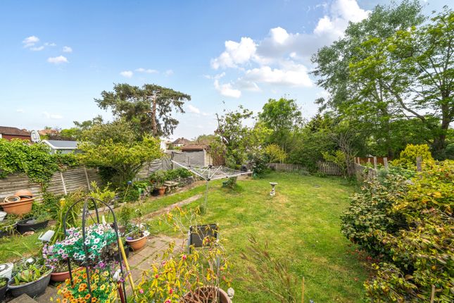 209, Hawes Lane, West Wickham photo 4