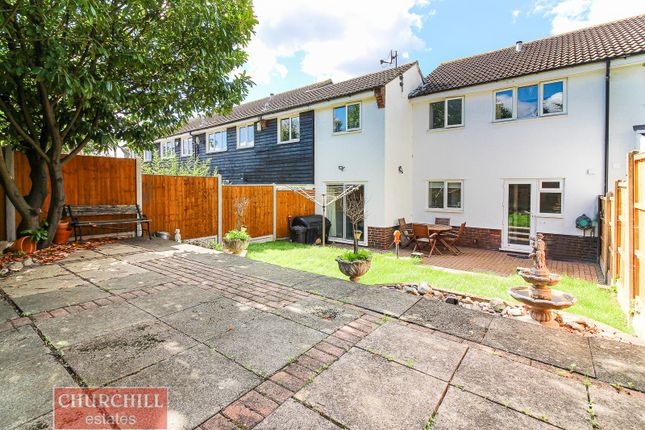 8, Elmslie Close, Woodford Green photo 3