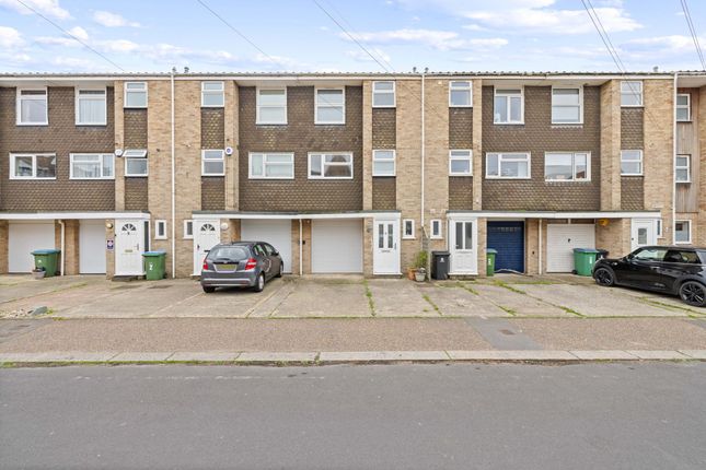 4 Seafield Terrace Stocker Road, Bognor Regis photo 2