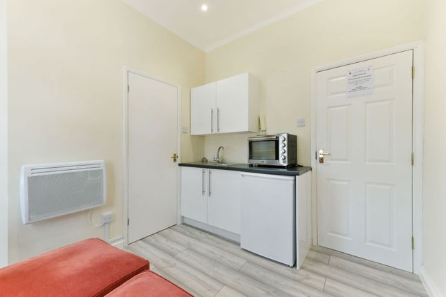 The Studio,, Amber Court, Surbiton photo 2