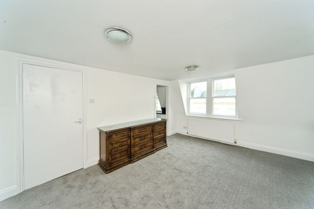 Third Floor Flat Flat 4, 16, Devonshire Place, East Sussex photo 2