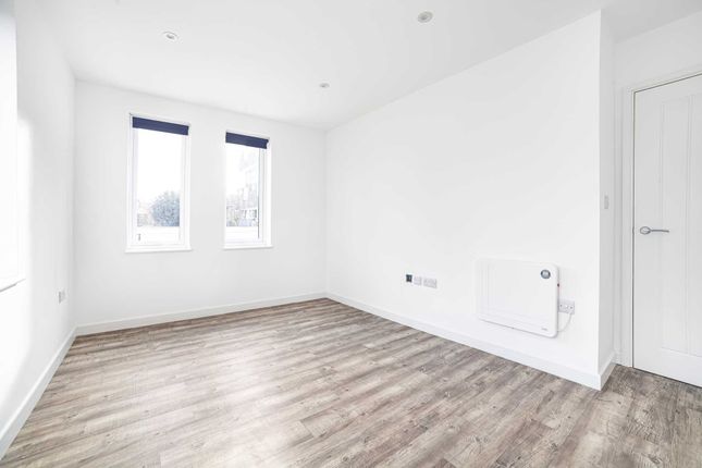 Flat for sale in Lodge Road, Wallington