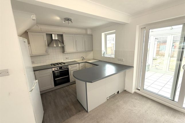 3, Larchdale Close, Southampton photo 4
