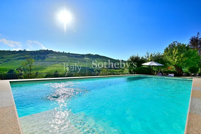 Villa for sale in Via Ripe, Calosso, Piemonte