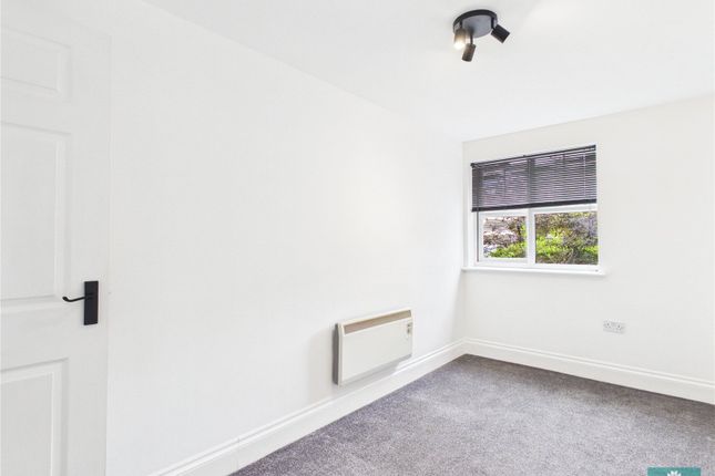2, Broadview Court, Rochdale photo 5