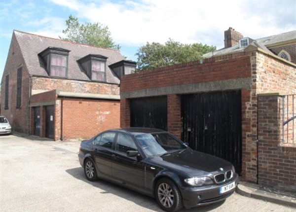 Commercial property to let in Beach Road, South Shields