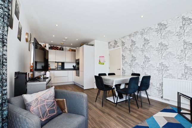 2-bed flat on Bucknall Place, Watford WD19, £369,999