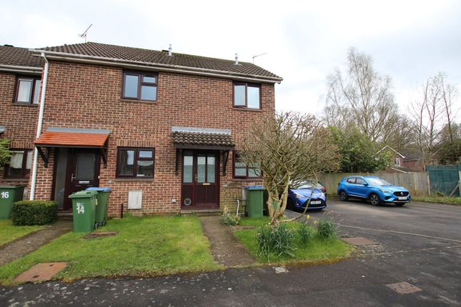 Terraced house to rent in Roebuck Close, Horsham