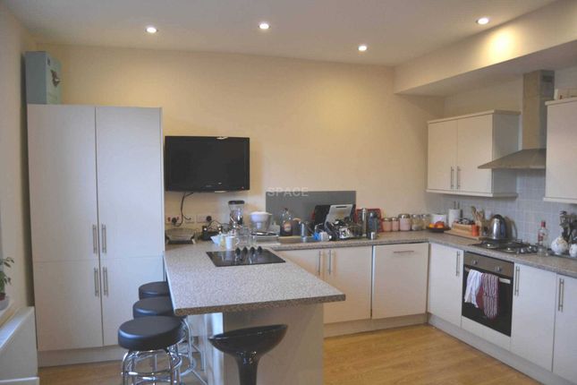 Thumbnail End terrace house to rent in Erleigh Road, Reading, Berkshire