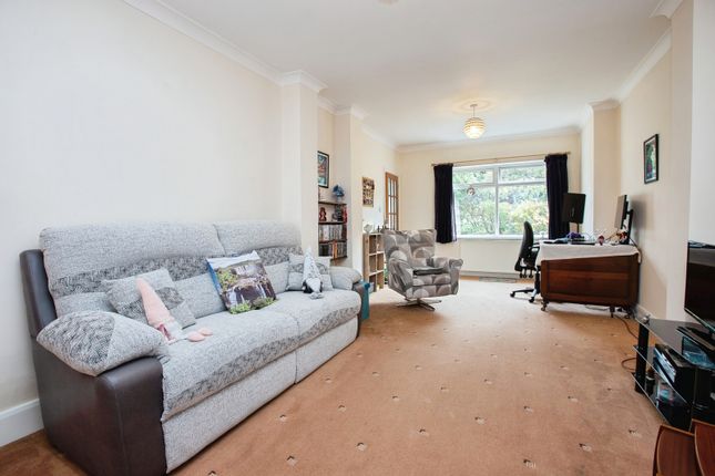 38, Norbury Drive, Nottinghamshire photo 2