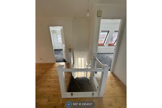Wellmeadow Way, Newton Mearns, Glasgow photo 5