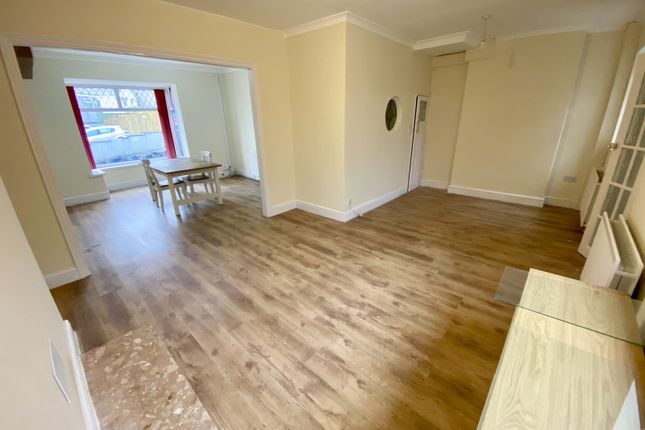 31, Parry Road, Swansea photo 2