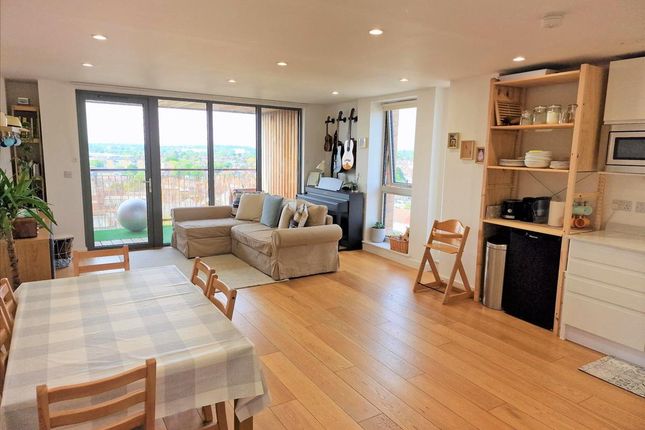 Flat 36, Altus House, 335/337 Bromley Road, London photo 2