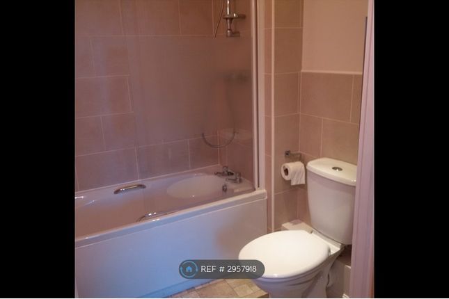 Flat, Meadow Croft Meadow Lane, Wakefield photo 5