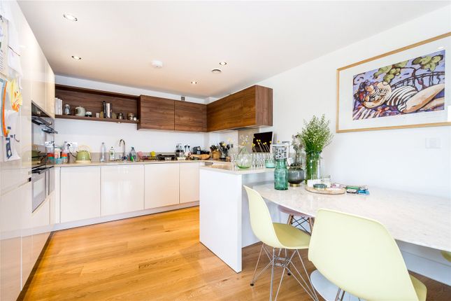 Flat for sale in Faraday Road, London