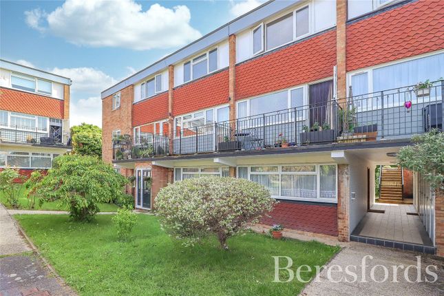 Thumbnail Flat for sale in Briarleas Gardens, Upminster