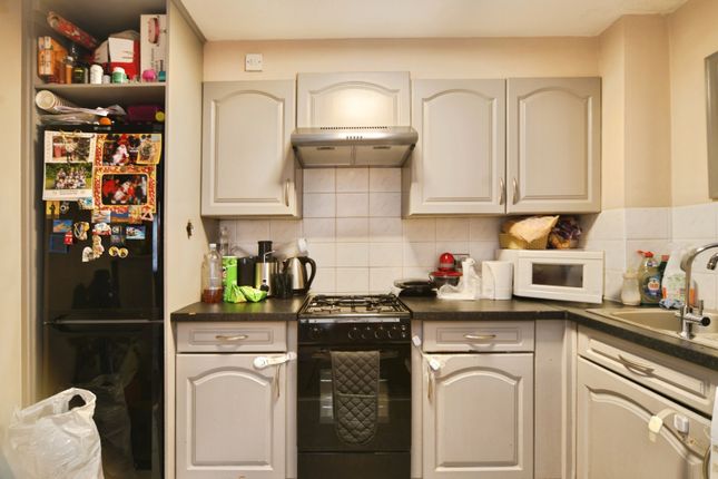 Flat 11, Spicer Court,, Stanley Road, Enfield photo 4