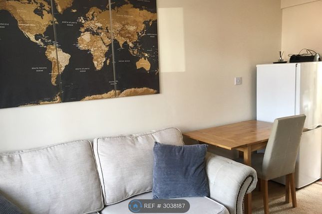 1 bed property for rent in Woodham Lane, Addlestone KT15