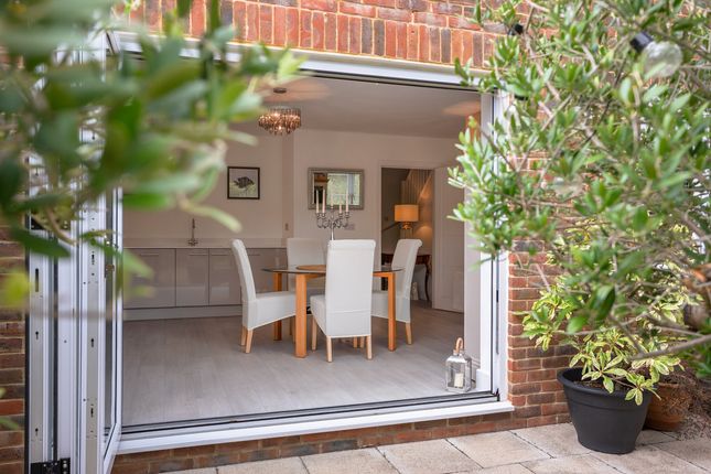 2, Sycamore Road, Cranleigh photo 2