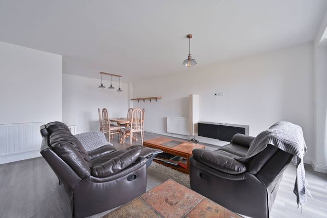 Dome Mews, Watford photo 3