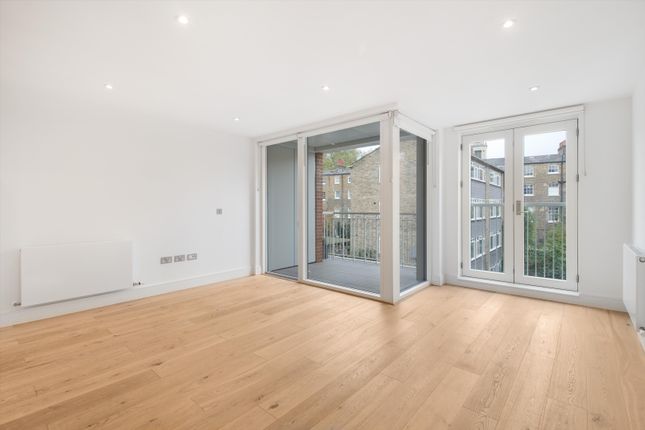 Thumbnail Flat to rent in 56 Swan Street, London