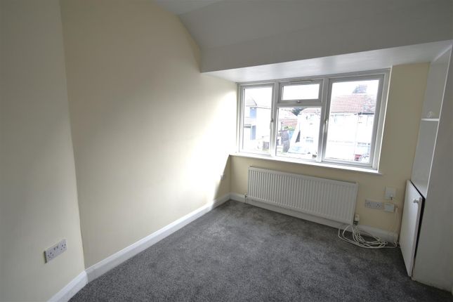 103, Stafford Avenue, Slough photo 4
