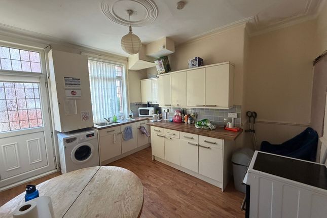 33, Nowell Mount, Leeds photo 2