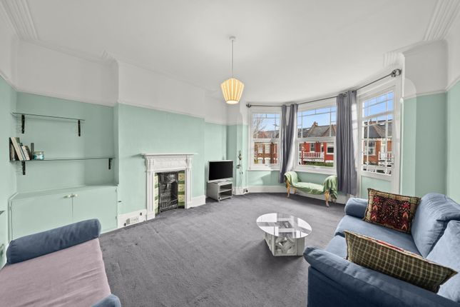 2 FF, Hamilton Road, London photo 3