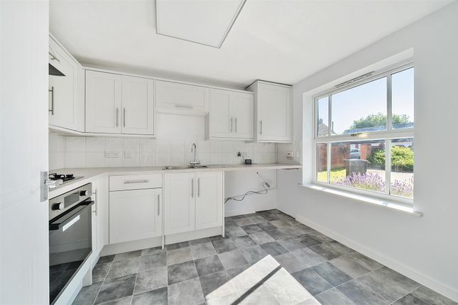 16, Ferguson Road, Devizes photo 2