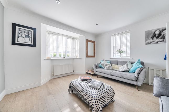 18 Mere Close, Chichester photo 4