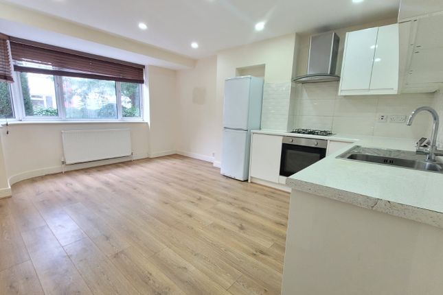 25 Worcester Court, Danes Gate, Harrow photo 3