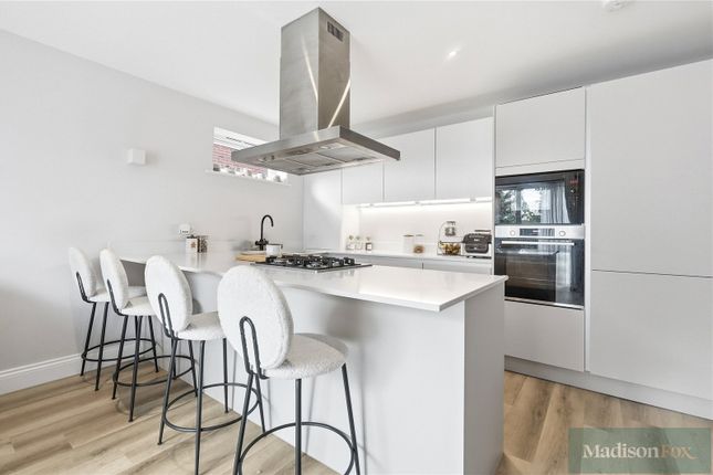 Flat 1 Leverton House, 47, West Grove, Woodford Green photo 2