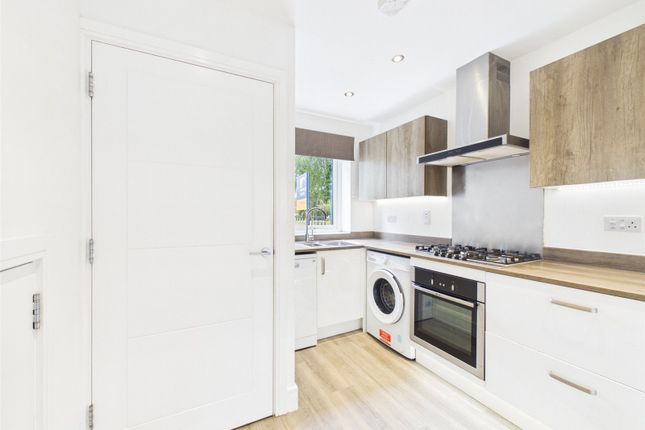 74, Springbank Way, Gloucestershire photo 2