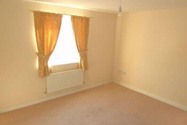 Flat for sale in Wade Close, Tipton