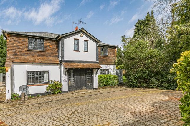 Thumbnail Detached house for sale in Guildford Road, Effingham, Leatherhead