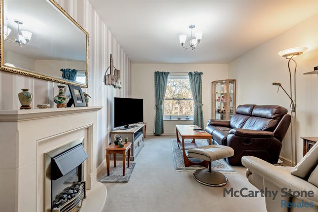 29 Sanderling Court, Wimborne Road, Bournemouth photo 2