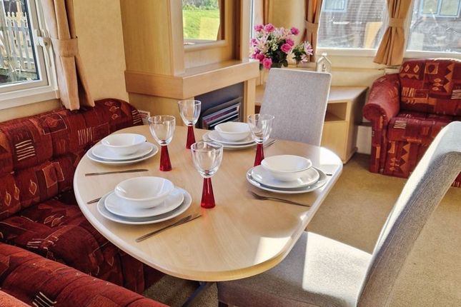 Willerby Rio Gold, Promenade Way, Brightlingsea photo 2