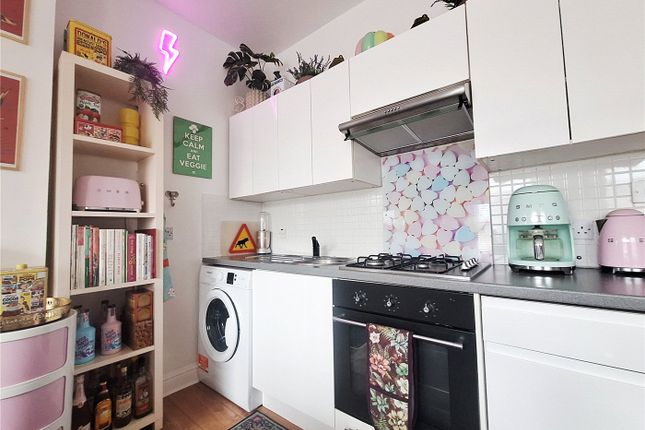 Flat 2, 330C, Holloway Road, London photo 3