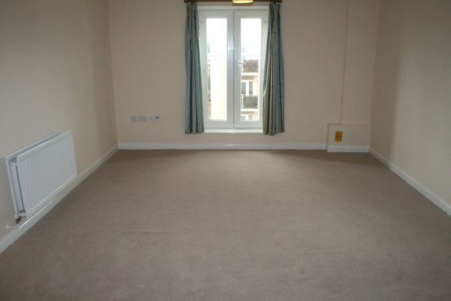 65, Whites Way, Southampton photo 4