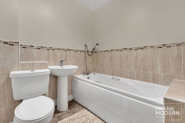 End terrace house for sale in Whitby Avenue, Eye