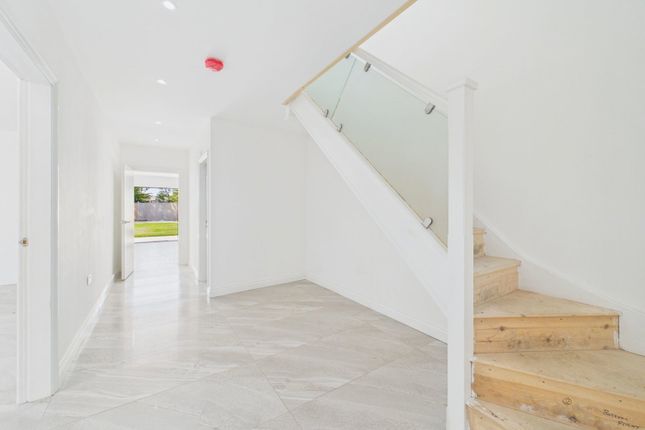 78, Pine Tree Avenue, Leicester photo 3