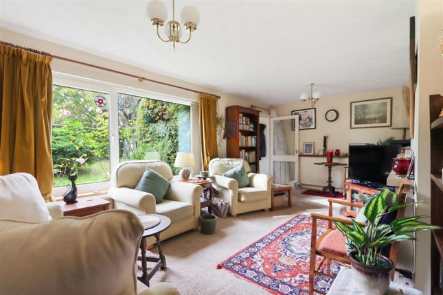 118 Moorland View Road, Chesterfield photo 2