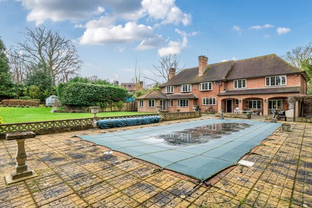 Brook House, Templewood Lane, Farnham Common photo 2