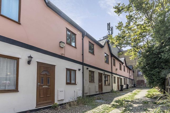 Property to rent in Ebury Mews, London